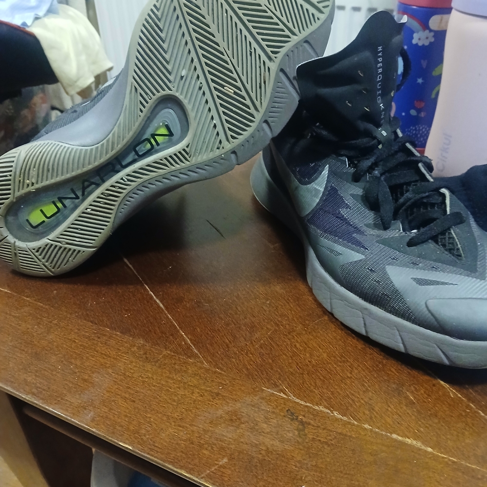 Nike Men’s Grey/Black Basketball Shoes with Lunarlon Cushioning